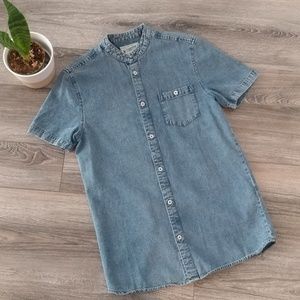 Men's casual button down shirt